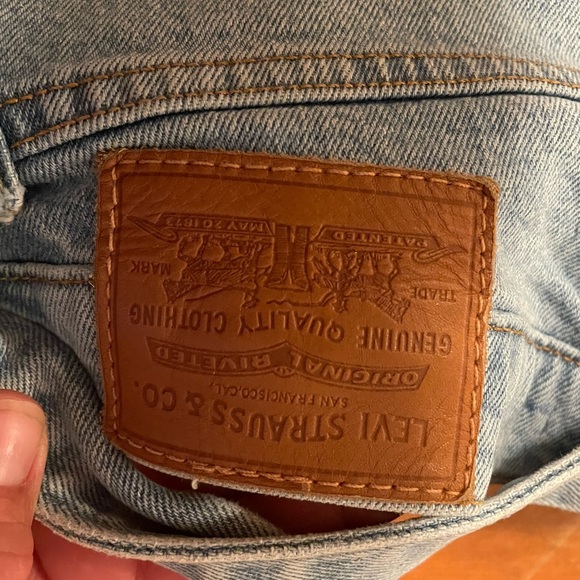 Levi's Rib Cage Jeans with Belt size 28 - Picture 9 of 10